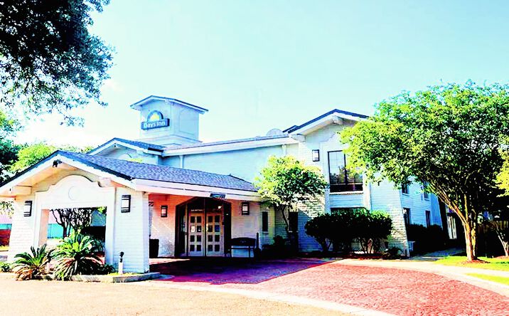Pictures of Hospitality, Multifamily property located at 2600 Ruth St, Sulphur, LA 70663 for sales - image #1