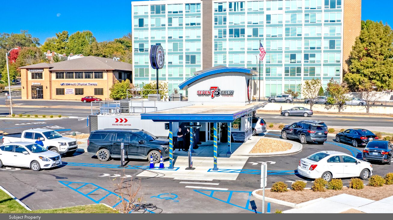 Pictures of Retail property located at 6536 Chippewa St, St. Louis, MO 63109 for sales - image #1