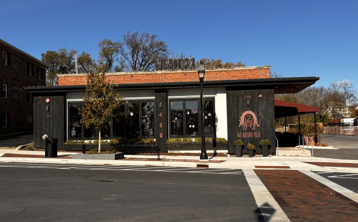 Pictures of Retail property located at 486 Pennsylvania Ave, Glen Ellyn, IL 60137 for sales - image #1