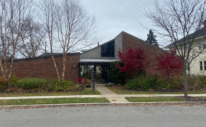 Pictures of Office property located at 218 S Frances St, South Bend, IN 46617 for sales - image #1