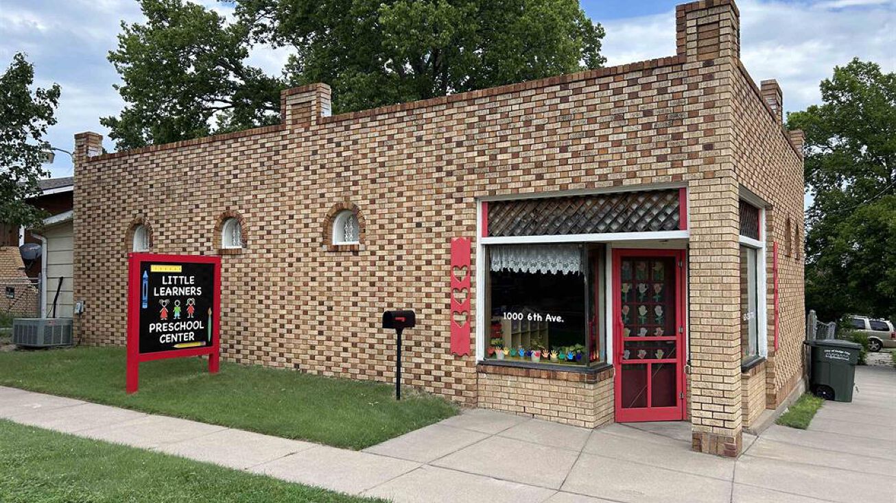 Pictures of Retail property located at 1000 6th Ave, Dodge City, KS 67801 for sales - image #1