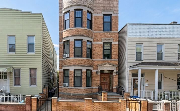 Pictures of Multifamily property located at 25-54 37th St, Queens, NY 11103 for sales - image #1