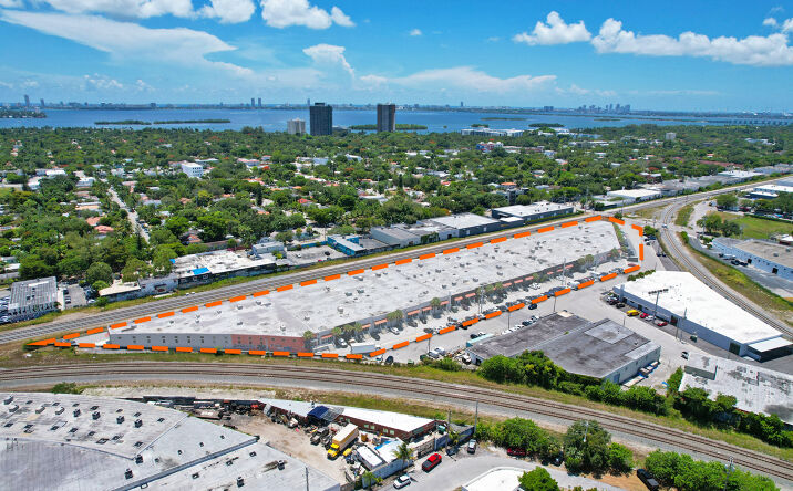 Pictures of Office property located at 7205 NE 4th Ave, Miami, FL 33138 for sales - image #1