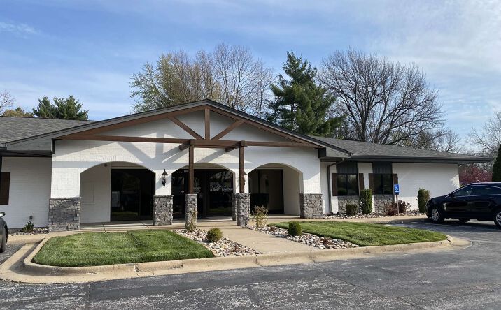 Pictures of Office property located at 1983 E Seminole St, Springfield, MO 65804 for sales - image #1