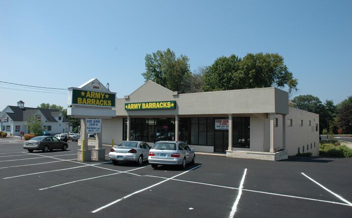 Pictures of Industrial, Retail property located at 2585 Berlin Tpke, Newington, CT 06111 for sales - image #1