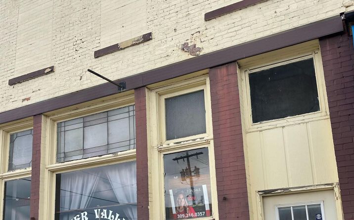 Pictures of Retail property located at 221 5TH Street, Lacon, IL 61540 for sales - image #1