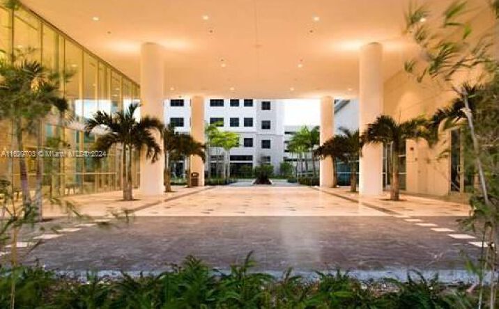 Pictures of Office, Multifamily property located at 20900 NE 30th Ave # 405, Aventura, FL 33180 for sales - image #1