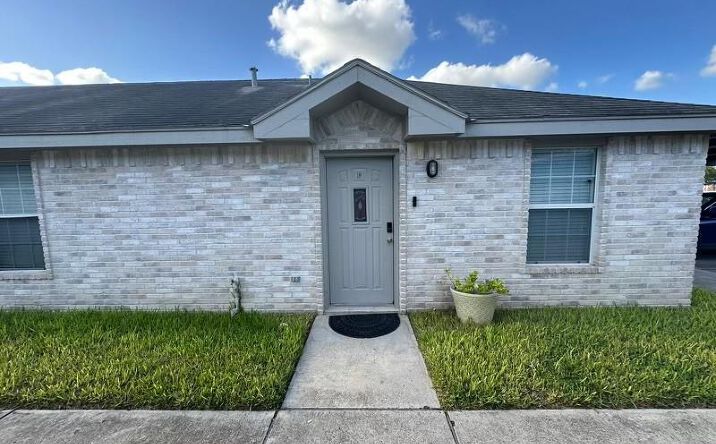 Pictures of Multifamily property located at 1008 English Avenue, Edinburg, TX 78541 for sales - image #1