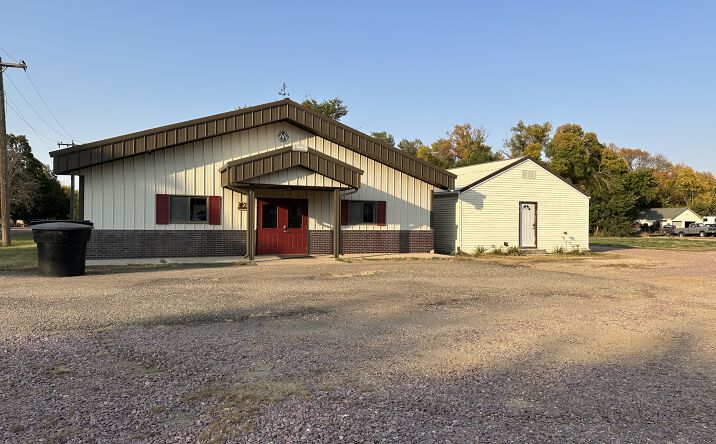 Pictures of Retail property located at 700 E 6th St, Freeman, SD 57029 for sales - image #1