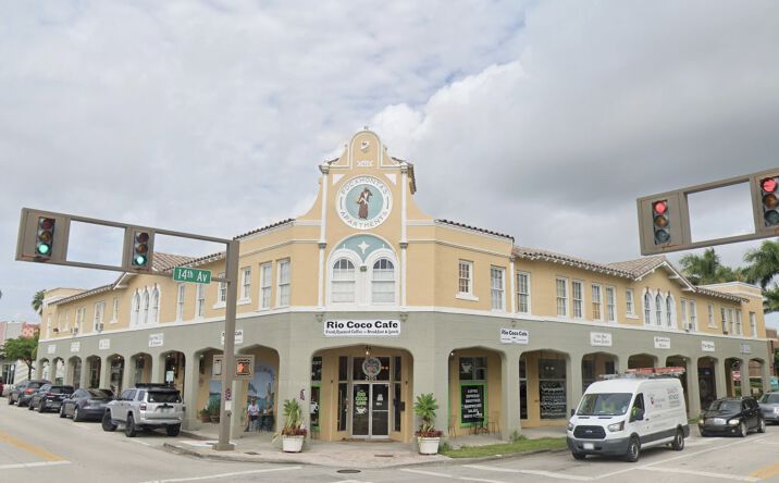 Pictures of Multifamily, Retail property located at 2101 14th Ave, Vero Beach, FL 32960 for sales - image #1