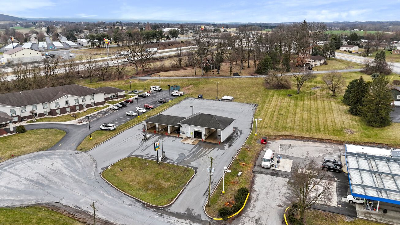 Pictures of Business for Sale, Mixed Use, Retail, Self Storage, Special Purpose property located at 1424 Doron Dr, Chambersburg, PA 17202 for sales - image #1