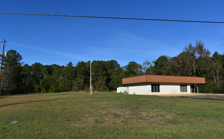 Pictures of Office property located at 611 US Highway 82 East, Magnolia, AR 71753 for sales - image #1