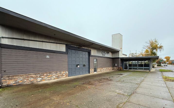 Pictures of Industrial, Retail property located at 1515 13th St SE &  1260 LEWIS ST SE, Salem, OR 97302 for sales - image #1