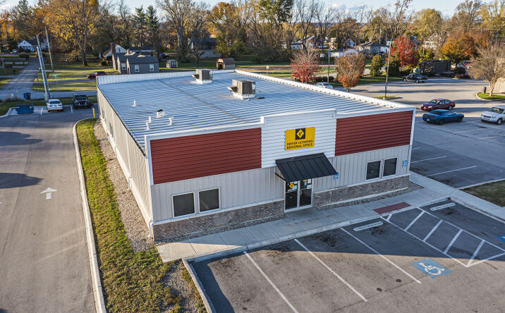 Pictures of Retail, Office, Land property located at 6202 Willismore Dr, Louisville, KY 40272 for comps - image #1