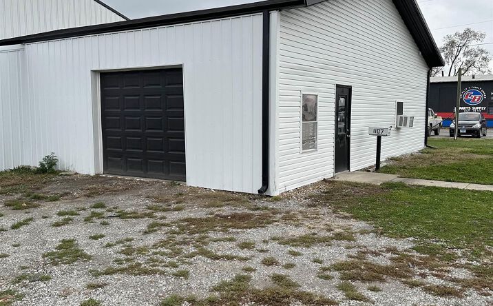 Pictures of Land, Retail, Industrial property located at 1107 N POPLAR, Centralia, IL 62801 for sales - image #1