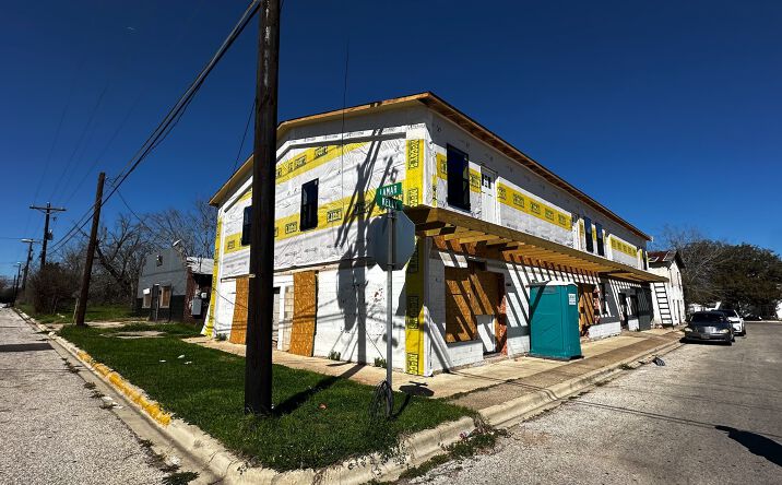 Pictures of Multifamily property located at 321 Kelly St, Luling, TX 78648 for sales - image #1