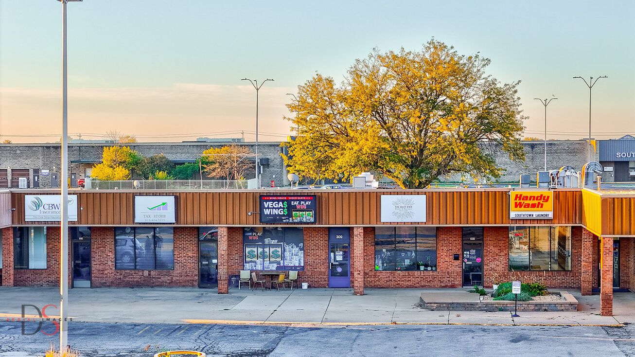 Pictures of Retail property located at 315 E McKinley Rd, Ottawa, IL 61350 for sales - image #1