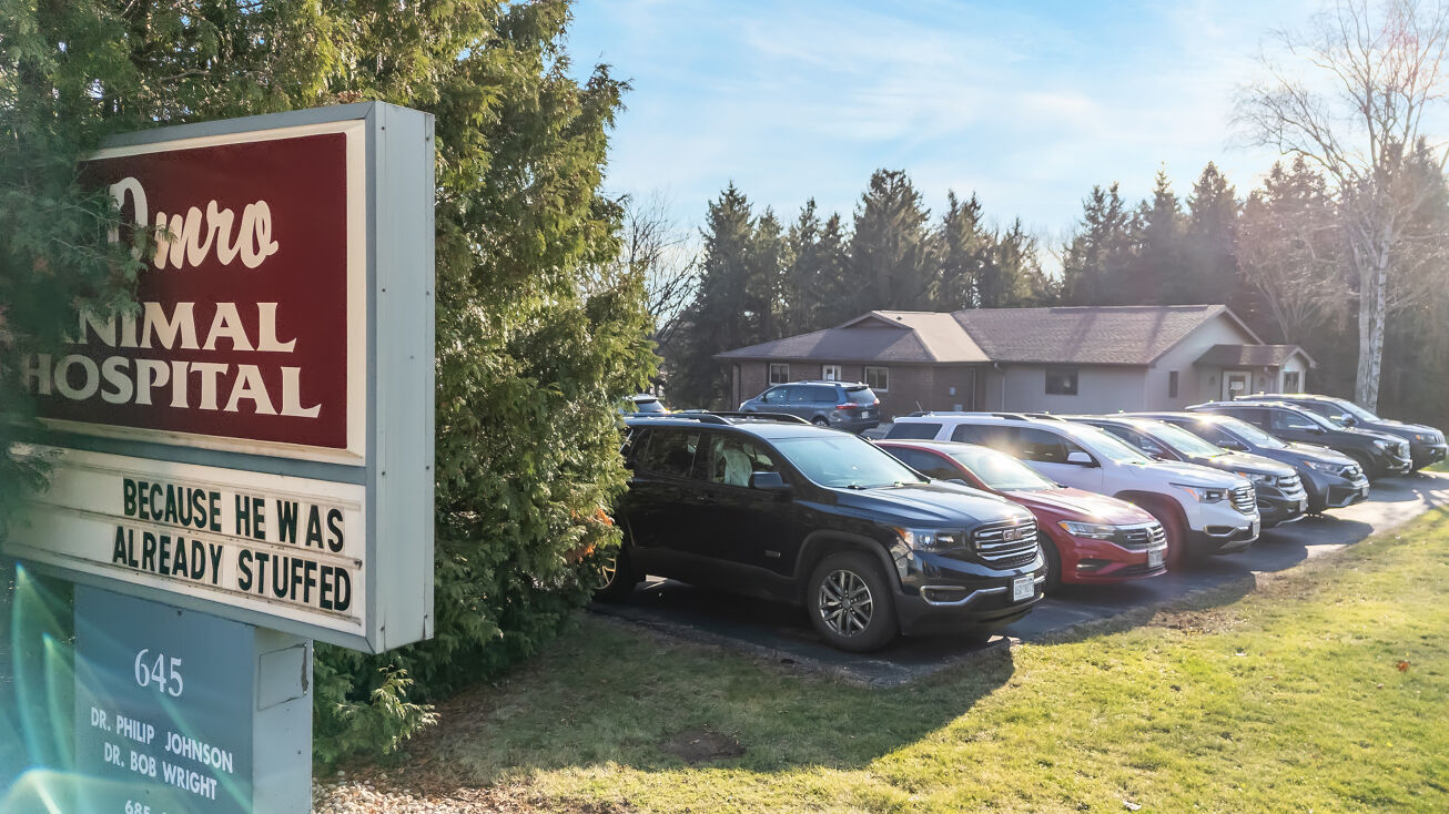 Pictures of Hospitality, Office property located at 645 Hawthorne Dr, Omro, WI 54963 for sales - image #1