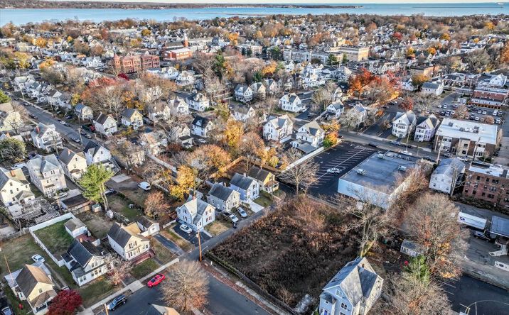 Pictures of Multifamily property located at 2 Ashburton Pl, West Haven, CT 06516 for sales - image #1