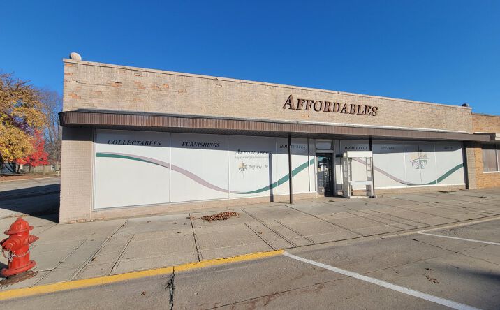 Pictures of Industrial, Retail property located at 630 Pennsylvania Ave, Story City, IA 50248 for sales - image #1