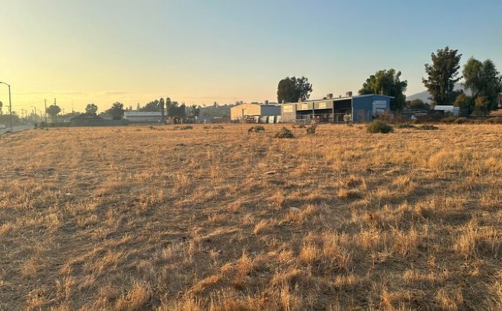 Pictures of Land property located at 0 Henderson plano, Porterville, CA 93257 for sales - image #1