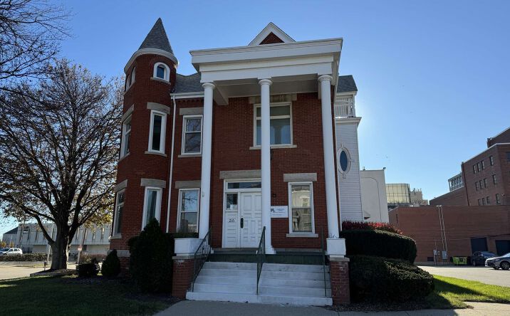 Pictures of Office property located at 216 NE Perry Ave, Peoria, IL 61603 for sales - image #1
