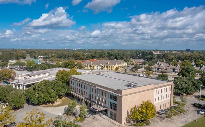Pictures of Office property located at 1103 Kaliste Saloom Rd, Lafayette, LA 70508 for sales - image #1