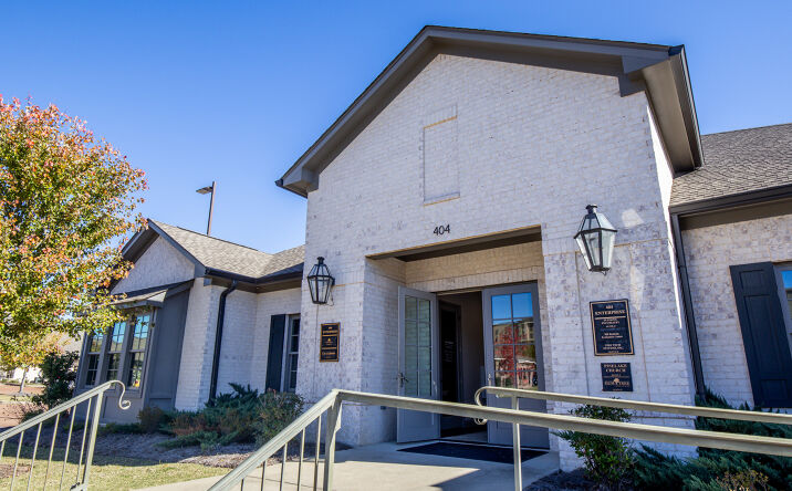 Pictures of Office property located at 404 Enterprise Dr, Oxford, MS 38655 for sales - image #1