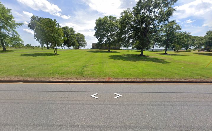 Pictures of Land property located at 1561 Boiling Springs Rd, Boiling Springs, SC 29316 for sales - image #1