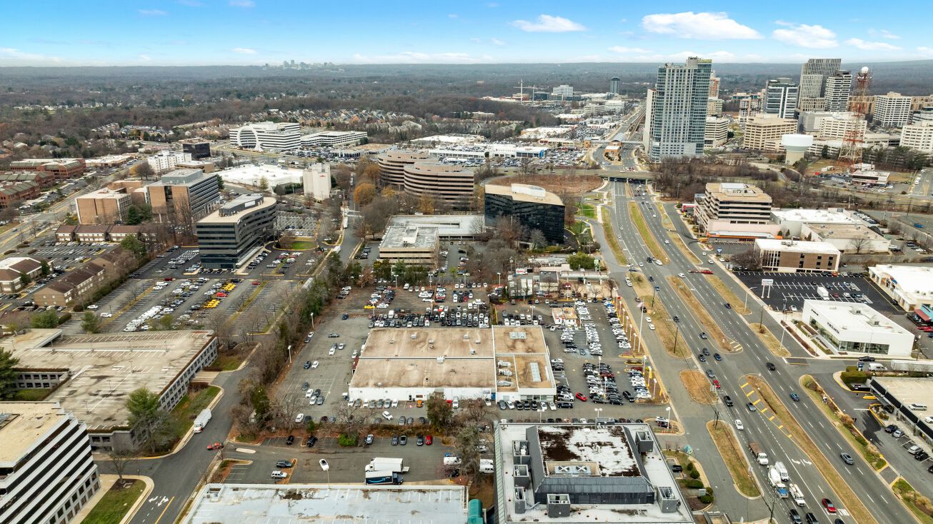 8028 Leesburg Pike Tysons Corner Virginia 22182 Usa 8201 Leesburg Pike, Vienna, VA 22182 | Crexi.com