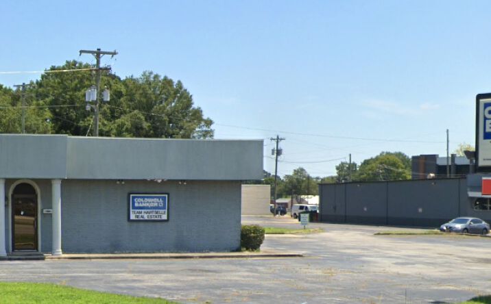 Pictures of Office, Retail property located at 400 Hwy 31 NW, Hartselle, AL 35640 for sales - image #1
