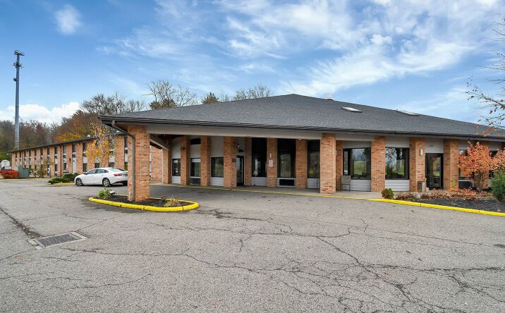 Pictures of Hospitality property located at 230 Scenic Crest Dr, Zanesville, OH 43701 for sales - image #1