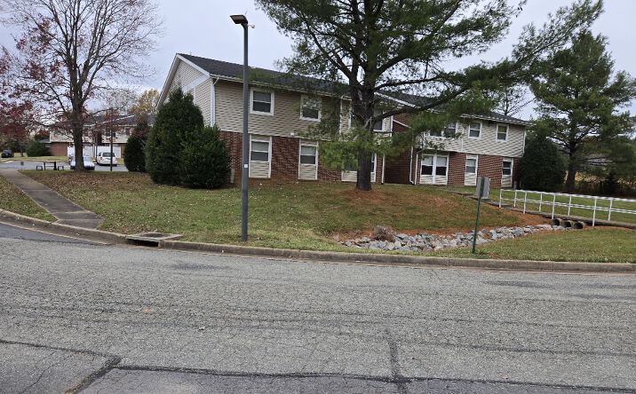 Pictures of Multifamily property located at 201 Brickyard Dr, Dillwyn, VA 23936 for sales - image #1