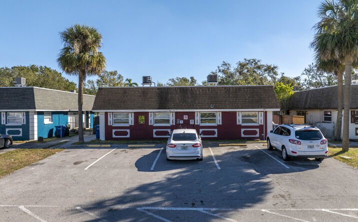 Pictures of Multifamily property located at 185 Fulton St NE, Largo, FL 33771 for sales - image #1