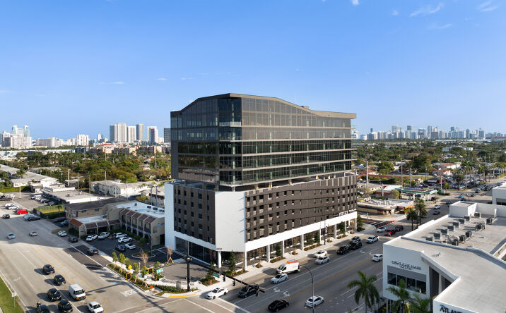 Pictures of Office property located at 800 N Federal Hwy, 10th Floor, Hallandale Beach, FL 33009 for sales - image #1