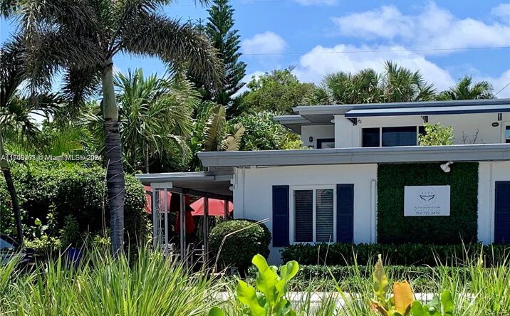 Pictures of Hospitality property located at 4145 Bougainvilla Dr # 7, Lauderdale By The Sea, FL 33308 for sales - image #1