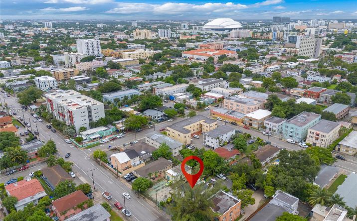 Pictures of Multifamily property located at 963 SW 6th St, Miami, FL 33130 for sales - image #1