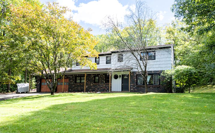 Pictures of Hospitality, Special Purpose property located at 5 Beaver Brook Dr, Sussex, NJ 07461 for sales - image #1