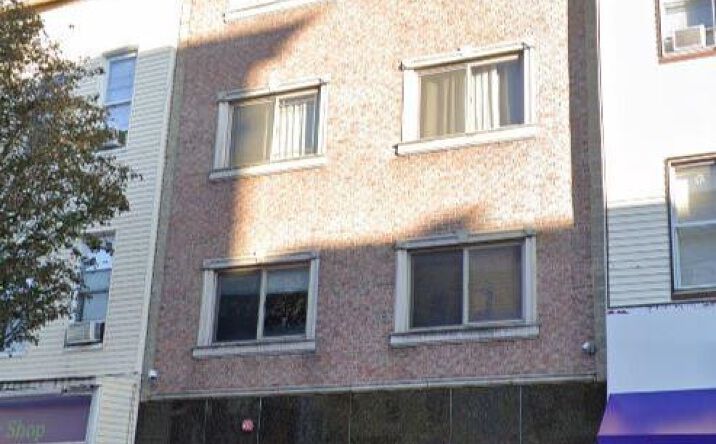 Pictures of Office, Retail property located at 910 Summit Ave, Union City, NJ 07087 for sales - image #1