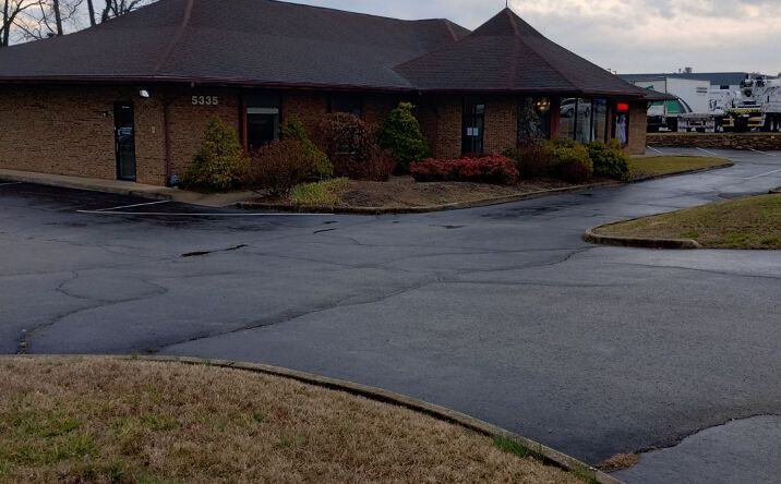 Pictures of Office, Retail property located at 5335 Peters Creek Rd, Roanoke, VA 24019 for sales - image #1