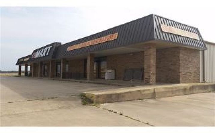 Pictures of Retail property located at 804 Shannon Rd E, Sulphur Springs, TX 75482 for sales - image #1