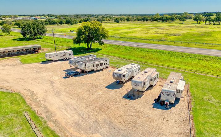 Pictures of Multifamily property located at 8441 Co Rd 176, Stephenville, TX 76401 for sales - image #1