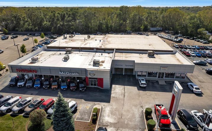 Pictures of Retail, Multifamily property located at 945 E Chicago St, Elgin, IL 60120 for sales - image #1