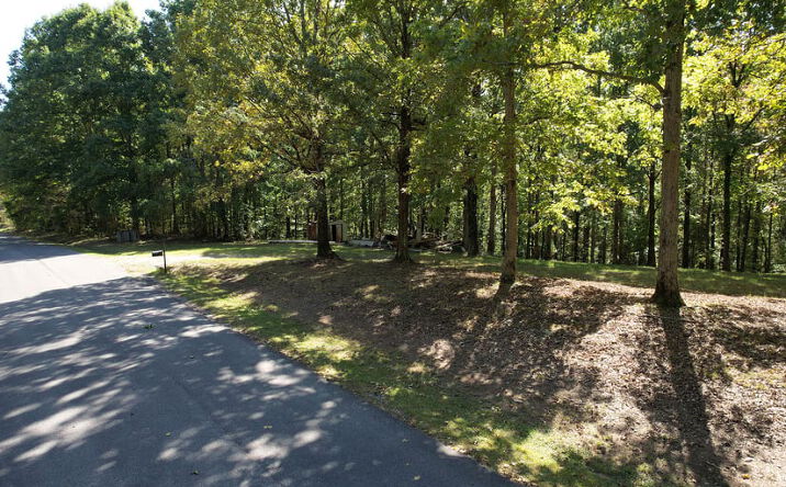 Pictures of Land property located at 1060 Holcomb Cir, Kingston Springs, TN 37082 for sales - image #1