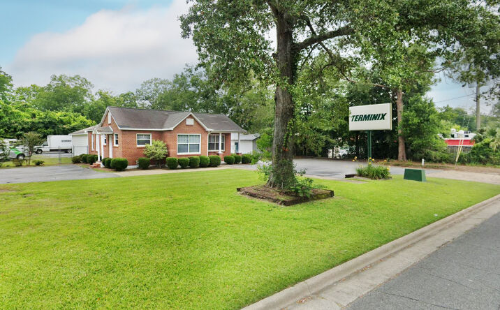 Pictures of Office property located at 334 S Collier St, Bainbridge, GA 39819 for sales - image #1