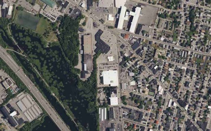 Pictures of Retail property located at 1001 Pleasant St, Fall River, MA 02723 for sales - image #1