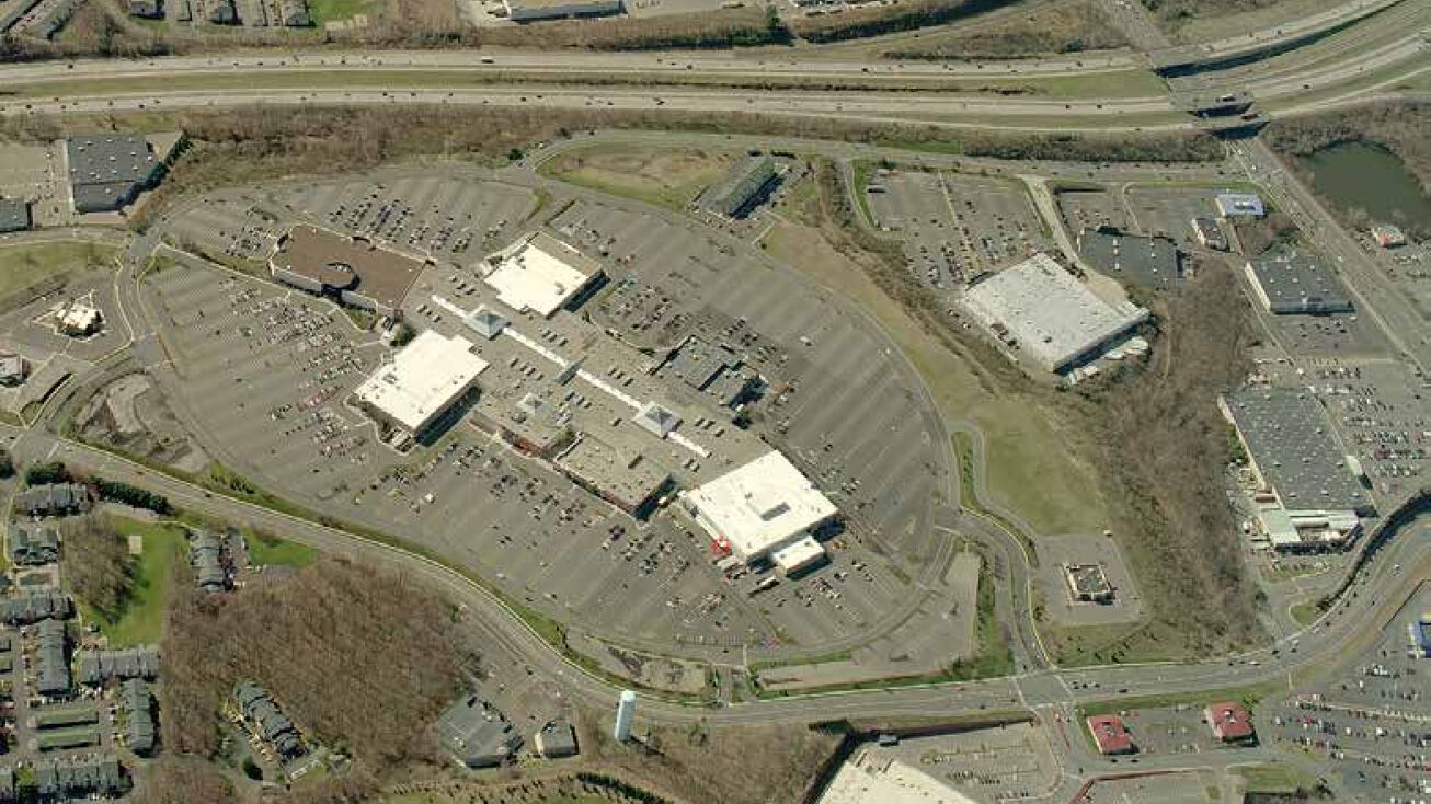 Pictures of Retail, Land property located at 190 Buckland St, Manchester, CT 06042 for sales - image #1