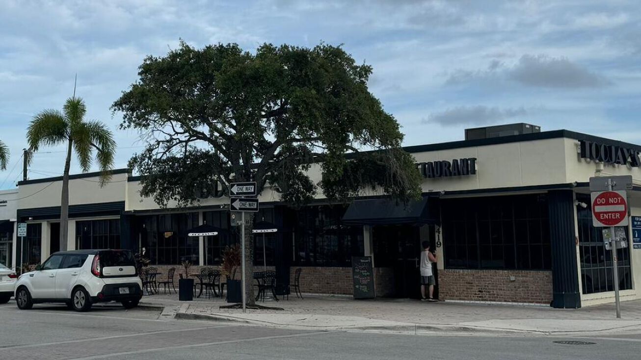 Pictures of Mixed Use, Retail property located at 409 Lake Avenue, Lake Worth Beach, FL 33460 for sales - image #1