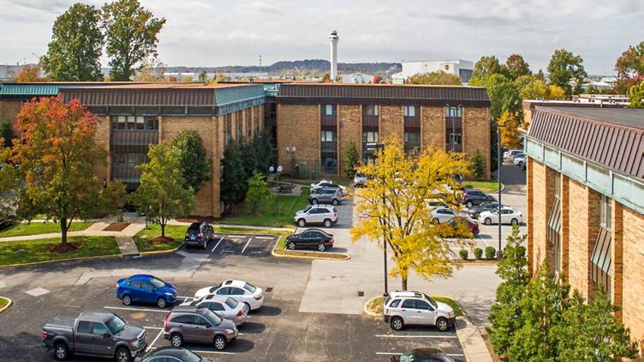 100/200/300/400 High Rise Drive, Louisville, KY 40213 Office Property