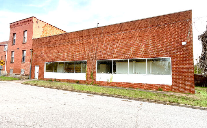Pictures of Industrial, Office, Retail property located at 509 W Oklahoma Ave, Guthrie, OK 73044 for sales - image #1